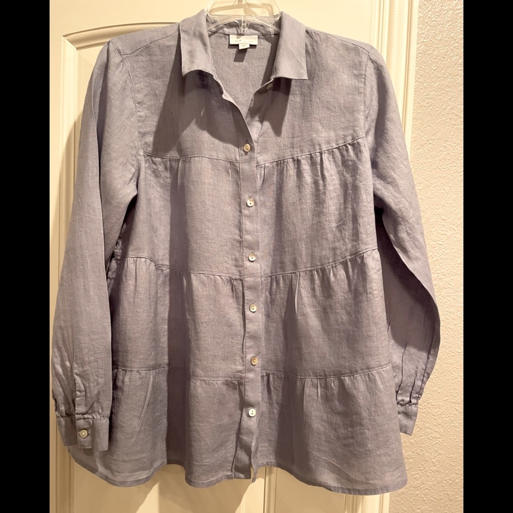JJill tiered long sleeve button up blouse with collar